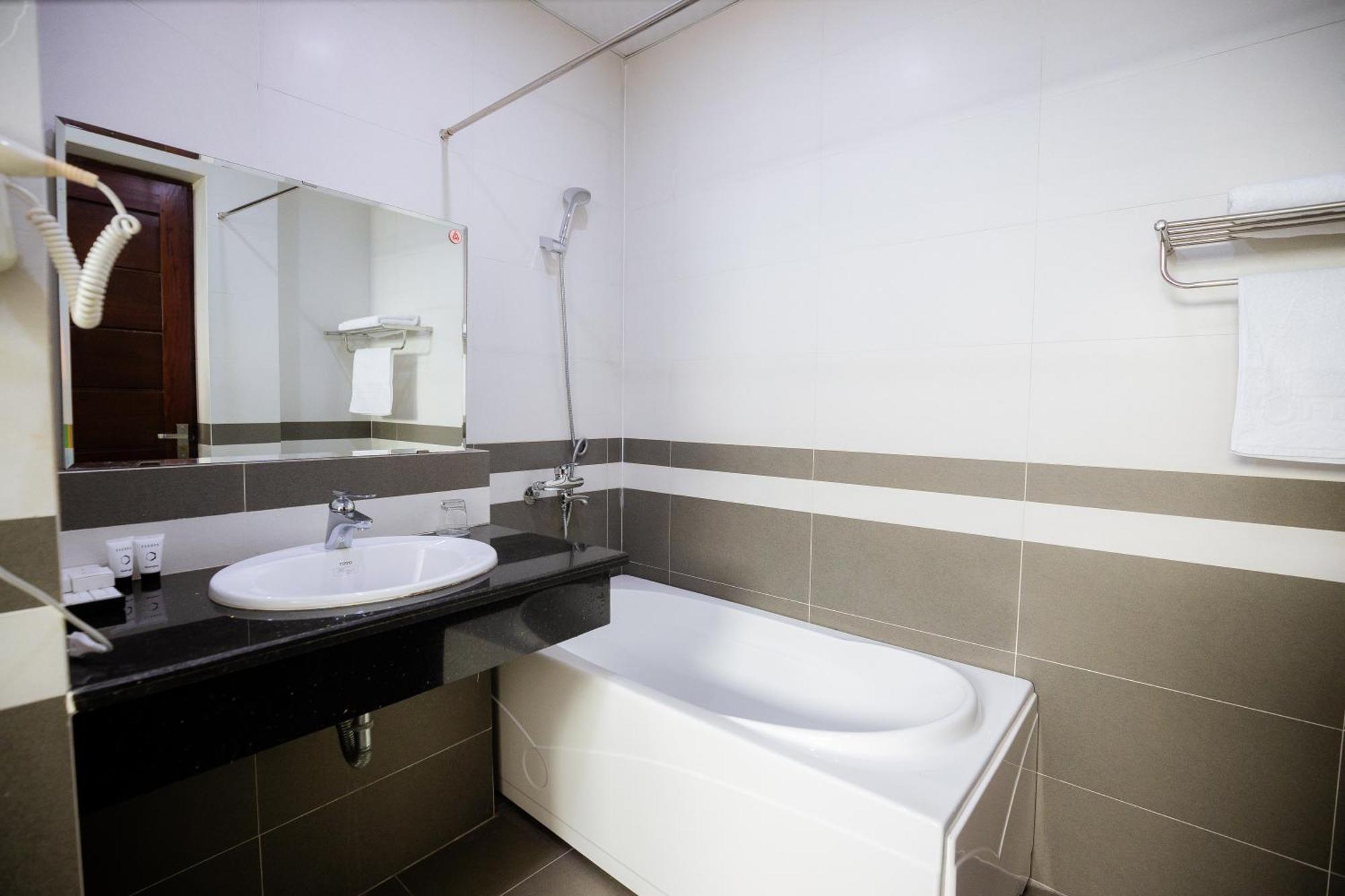 Flesta Lach Tray Serviced Apartment & Hotel Hai Phong Exterior photo